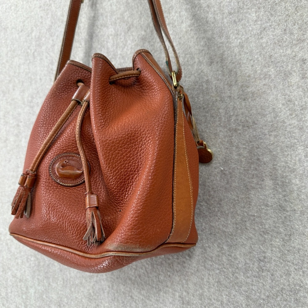 VTG DOONEY & BOURKE Tan Brown Bucket Bag Purse All Weather Leather‎ Shoulder - Picture 3 of 14